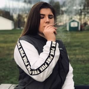 Meet your Posher, Makayla